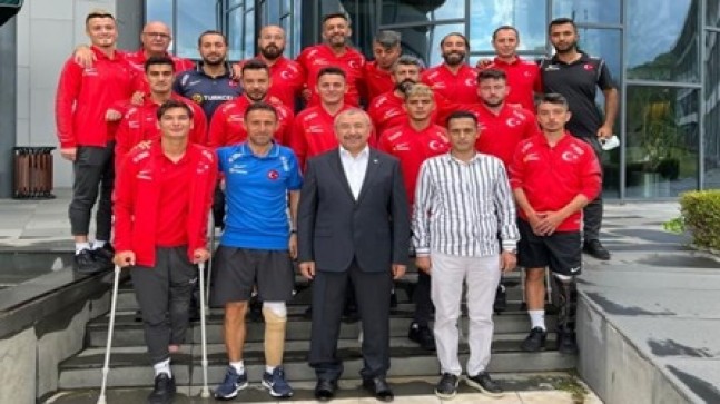 İSMAİL ERDEM’DEN MORAL ZİYARETİ