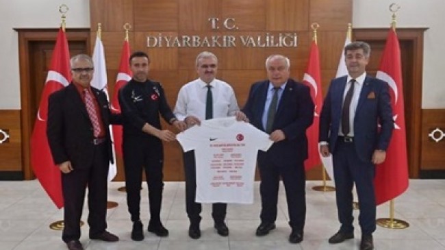 DİYARBAKIR VALİSİNE ZİYARET